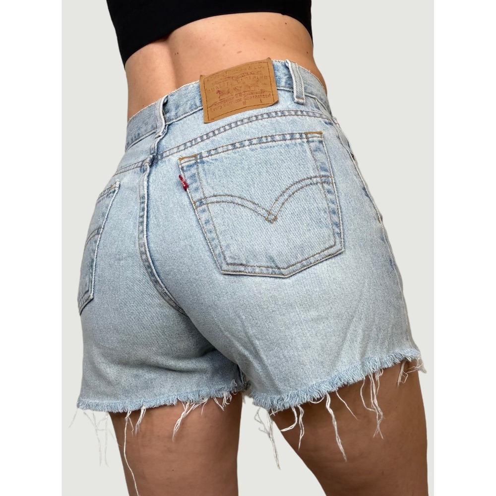 Vintage‎ Levis Light Wash High Waisted Denim Jean Mom Shorts Jorts 26 Cut Offs